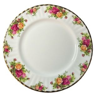 DINNER PLATE OLD COUNTRY ROSES 1962 ROYAL ALBERT BONE CHINA ENGLAND VINTAGE